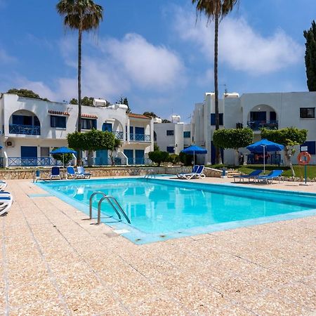 Sea Breeze 1-BR Apt in Pyla Exterior foto
