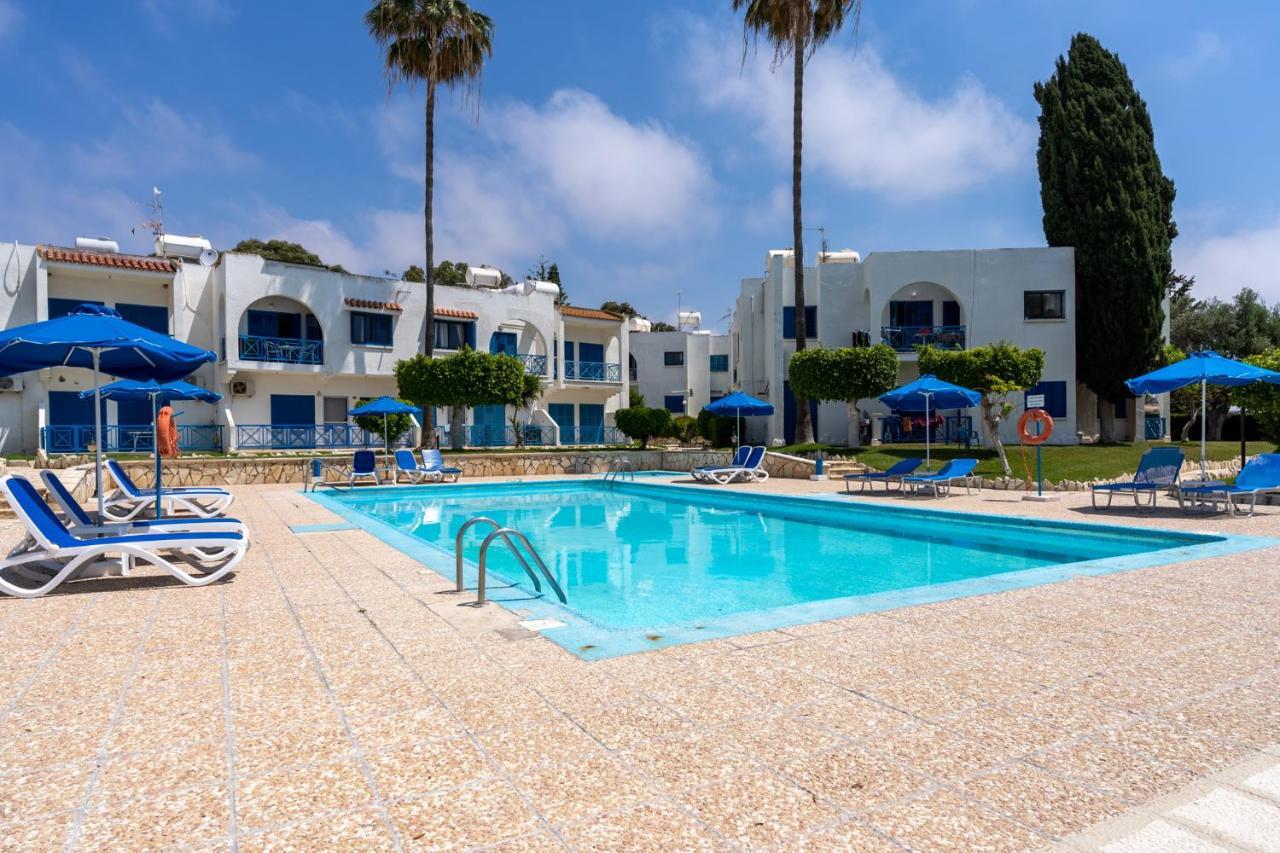 Sea Breeze 1-BR Apt in Pyla Exterior foto