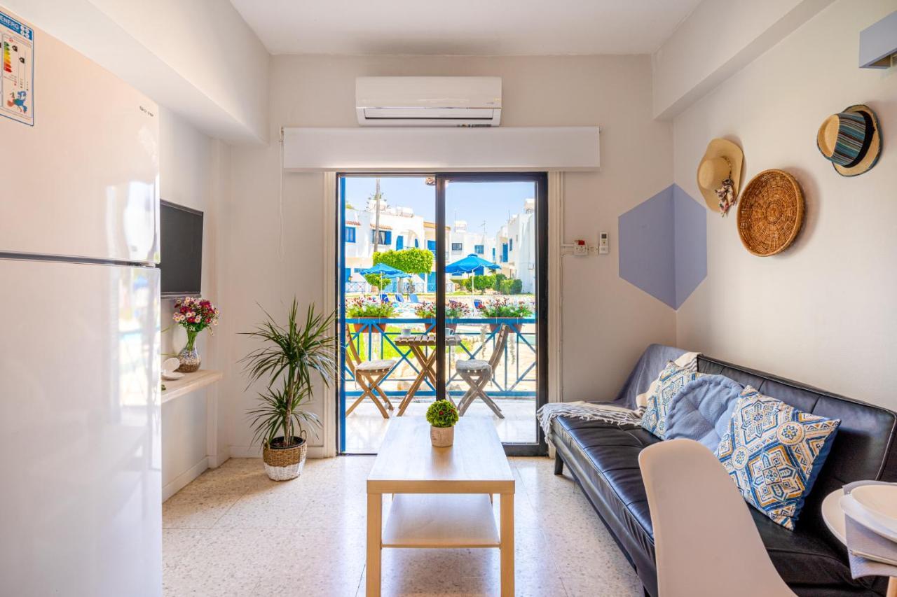 Sea Breeze 1-BR Apt in Pyla Exterior foto