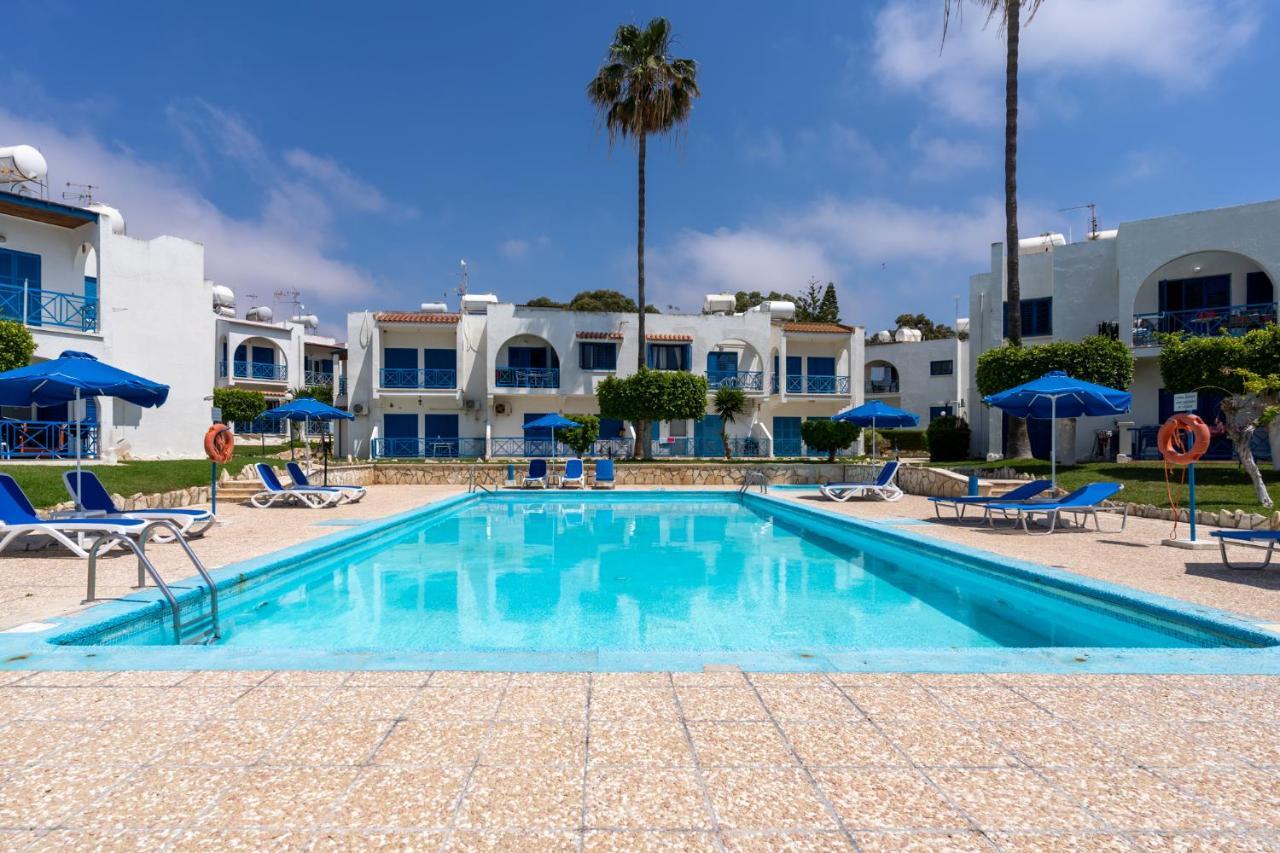 Sea Breeze 1-BR Apt in Pyla Exterior foto